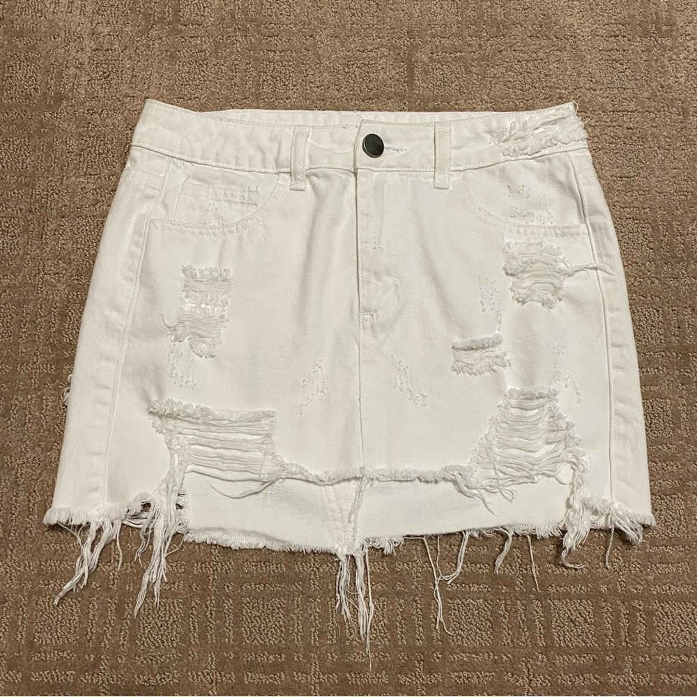 {LITZ} White Distressed Frayed Hem Denim Mini Skirt ~ Size Small